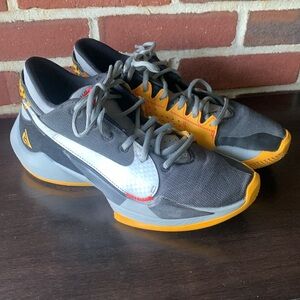 Nike zoom freaks size 8